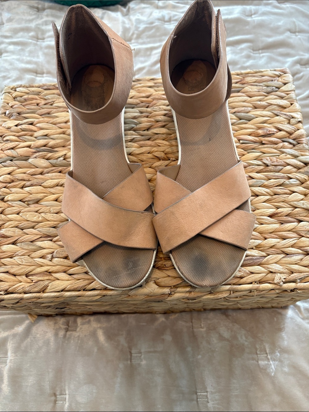Naturalizer Crisscross Ankle-Strap Sandals in Tan